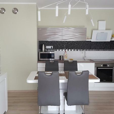 Wroclaw Apartamenty Kepa Mieszczanska Exteriör bild