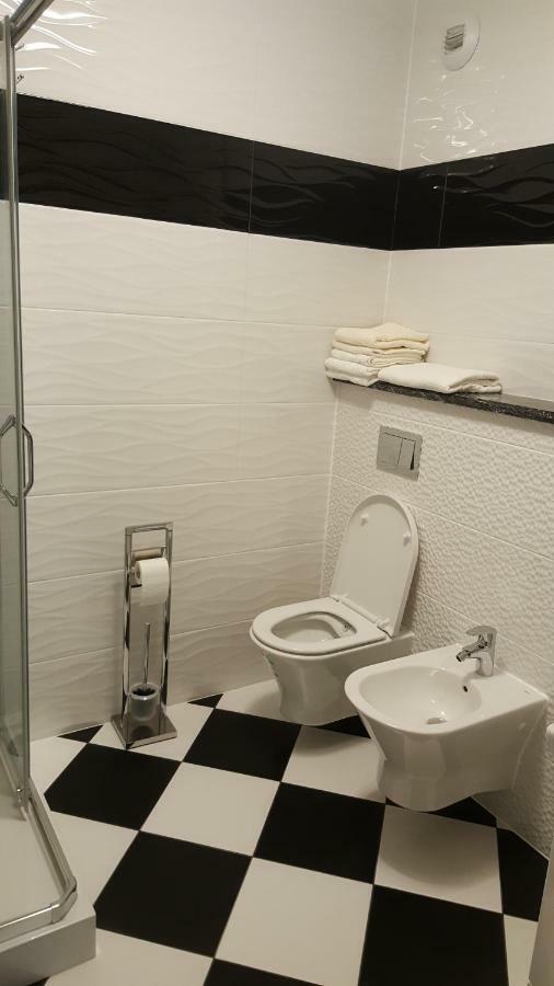 Wroclaw Apartamenty Kepa Mieszczanska Exteriör bild