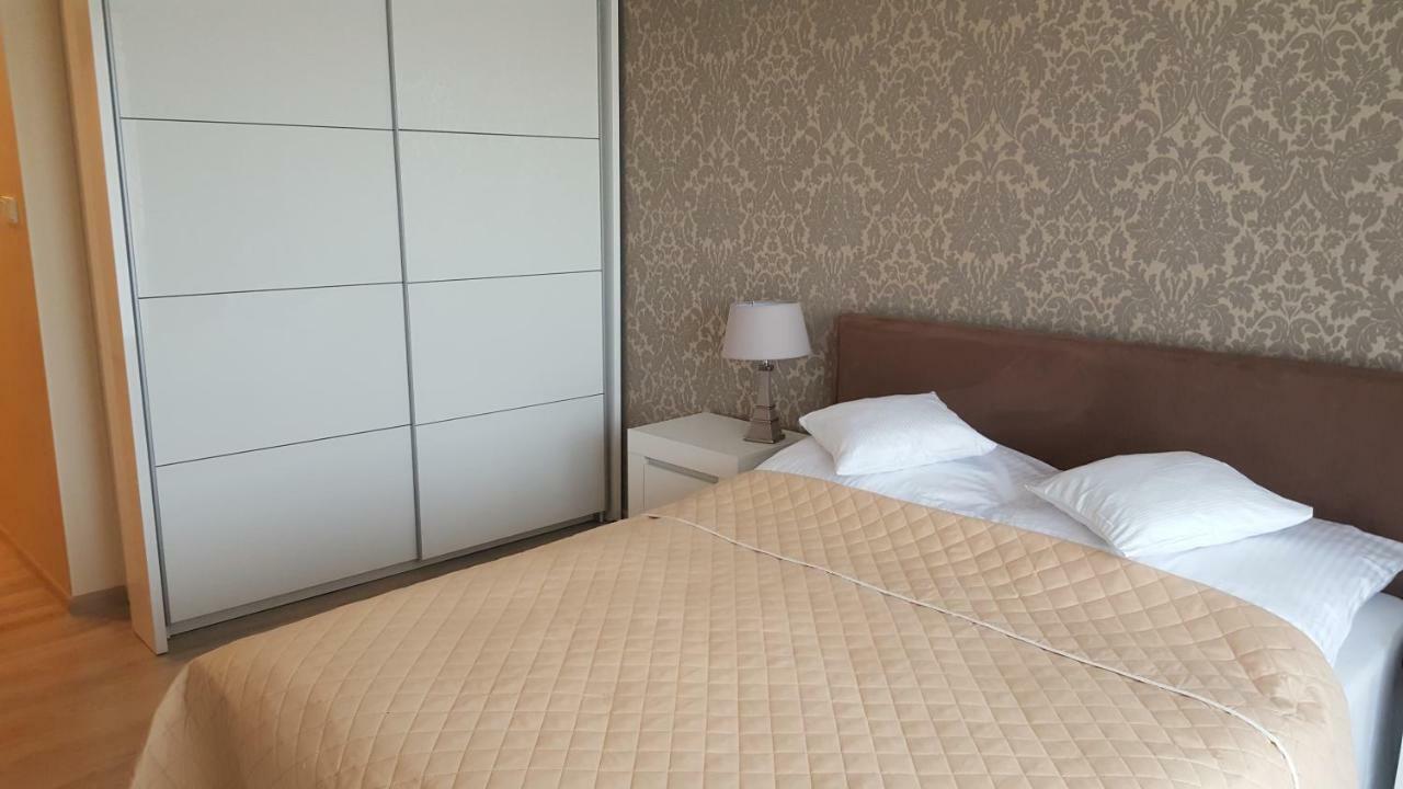 Wroclaw Apartamenty Kepa Mieszczanska Exteriör bild
