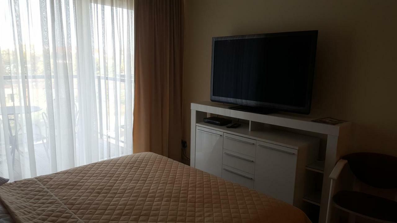 Wroclaw Apartamenty Kepa Mieszczanska Exteriör bild