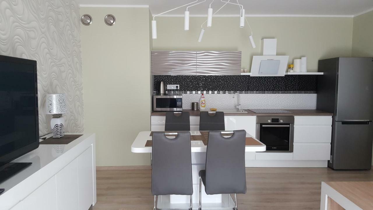 Wroclaw Apartamenty Kepa Mieszczanska Exteriör bild